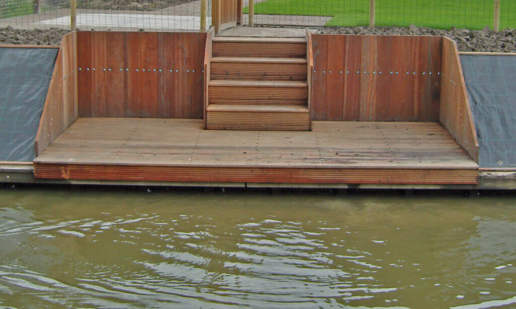 hardhouten-vlonder-trap-beschoeiing